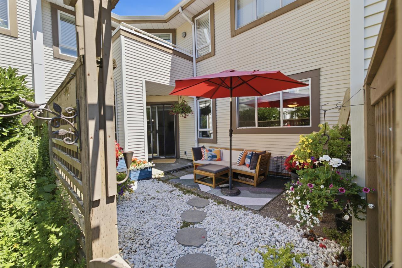 219 15991 THRIFT AVENUE, White Rock