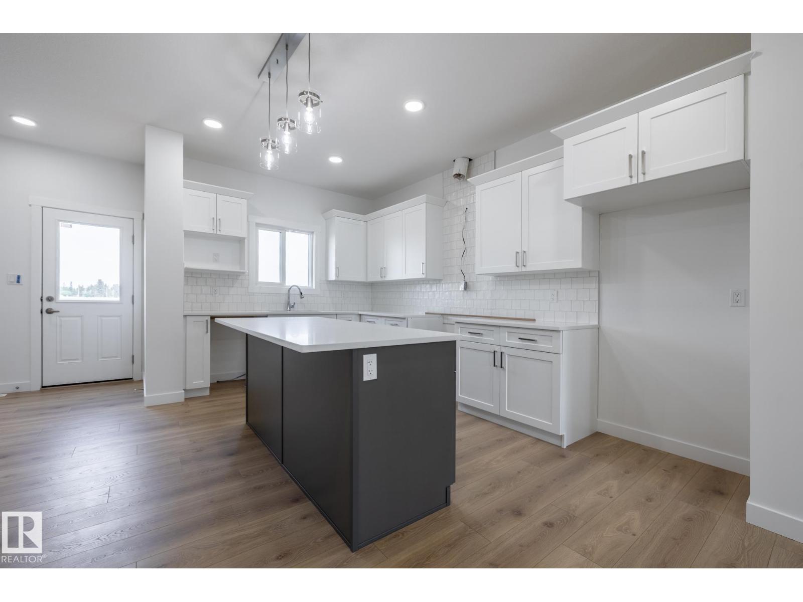 19516 30 AV NW - Image 8