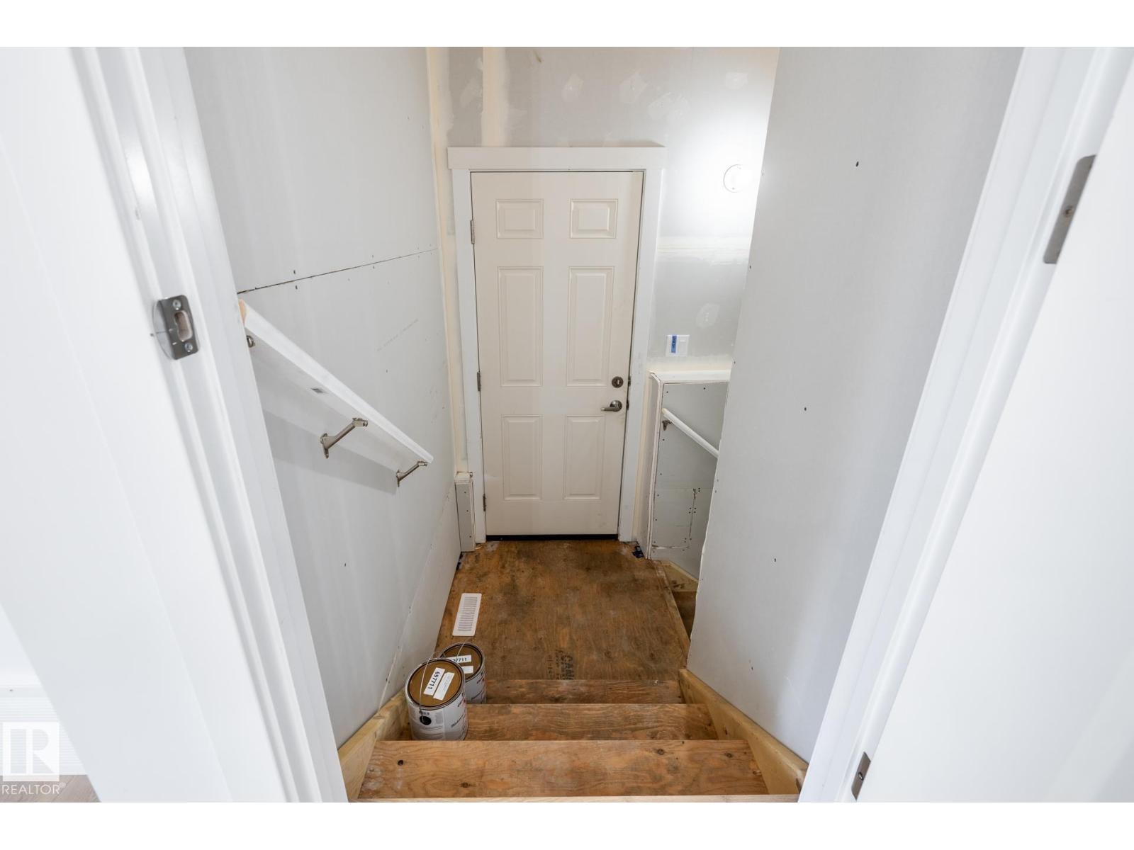 19516 30 AV NW - Image 10