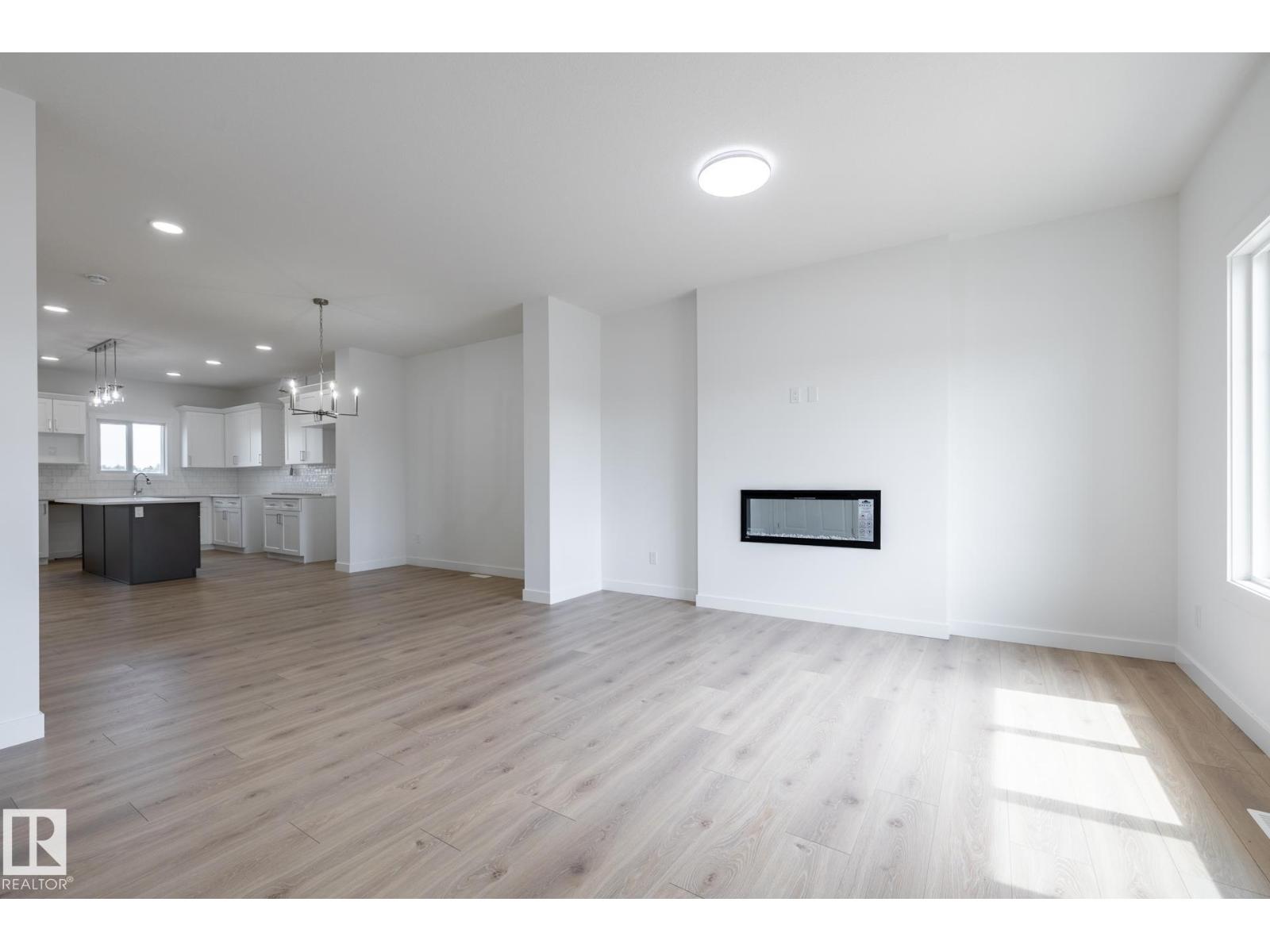 19516 30 AV NW - Image 5