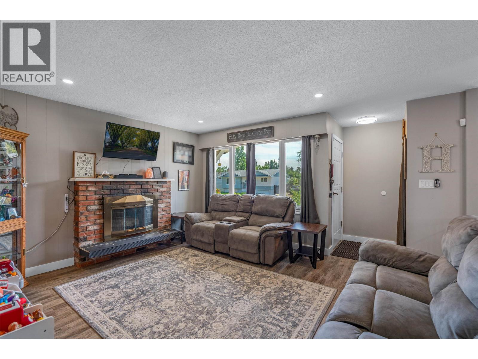 4280 DAVIE AVENUE - 1