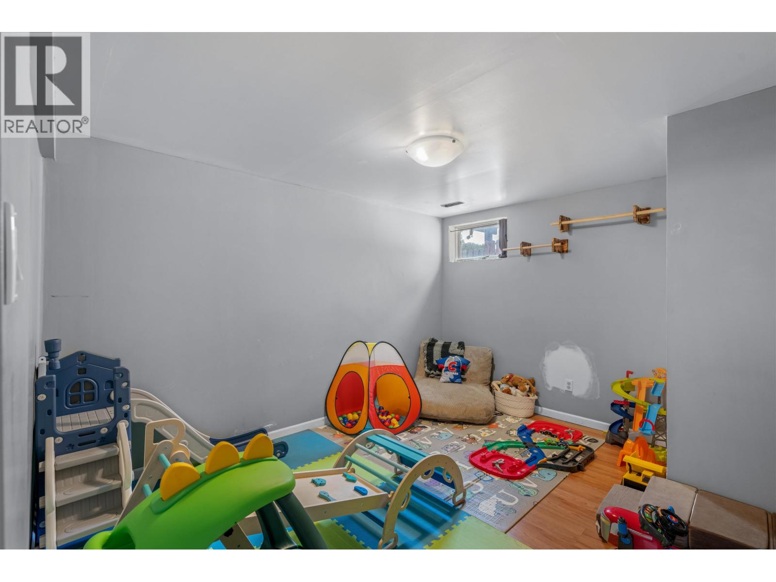 4280 DAVIE AVENUE - 18