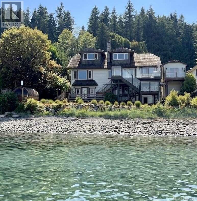 5696 Island Hwy S - 1
