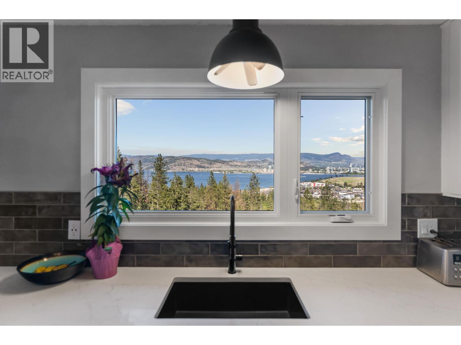 1659 Scott Crescent - 10