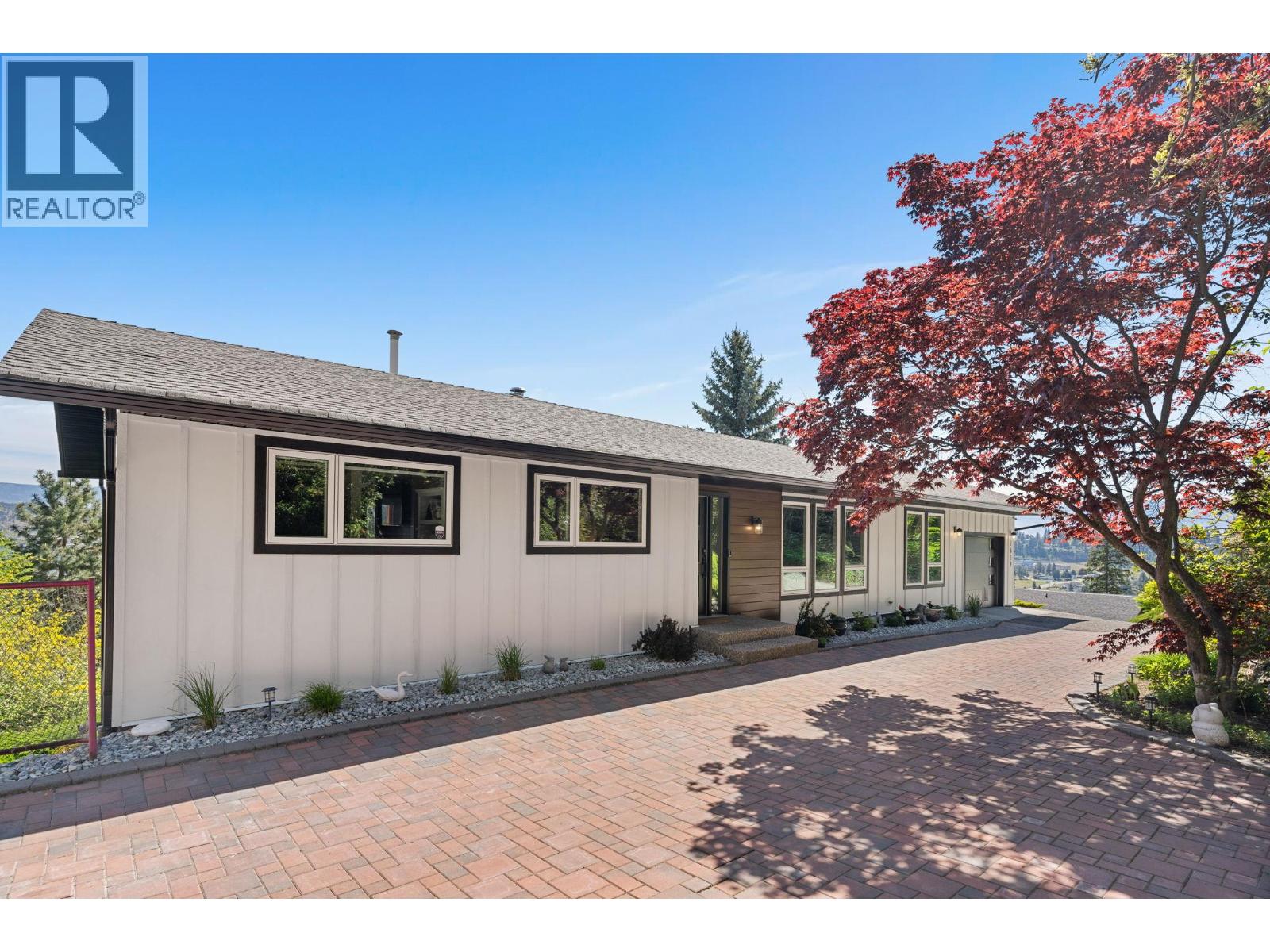 1659 Scott Crescent - 1