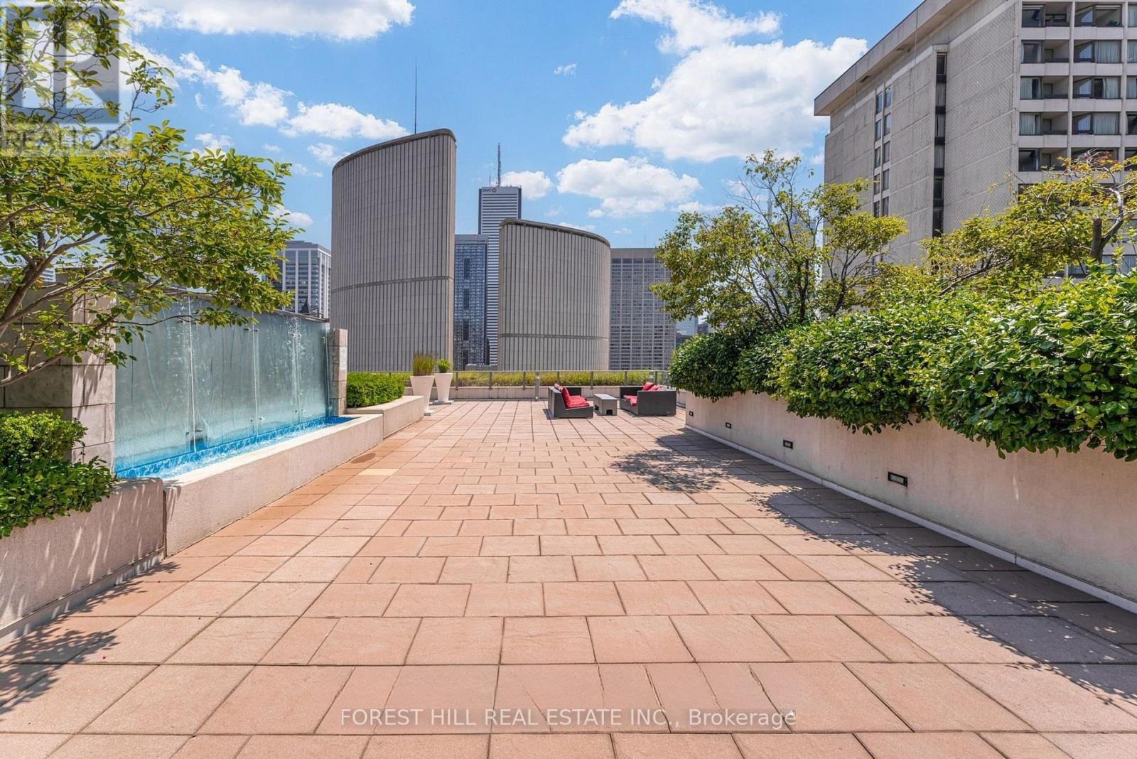 #917 111 ELIZABETH STREET - 11