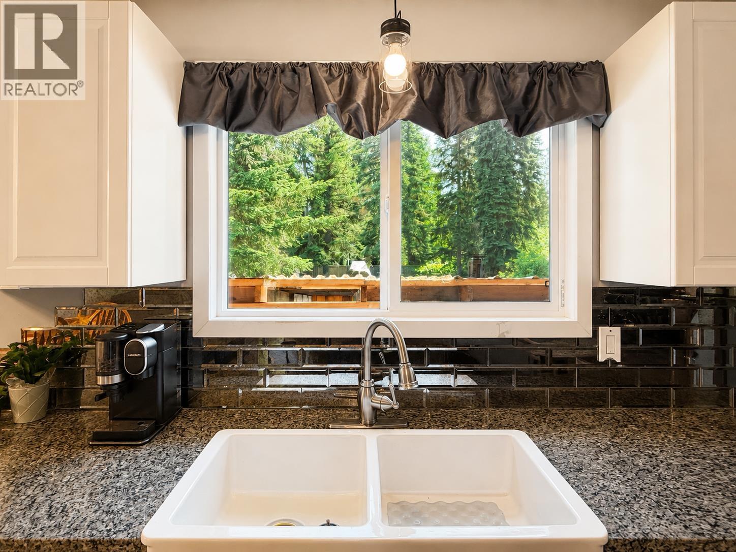 Dining room of 3945 GILBERT DRIVE · Prince George, BC