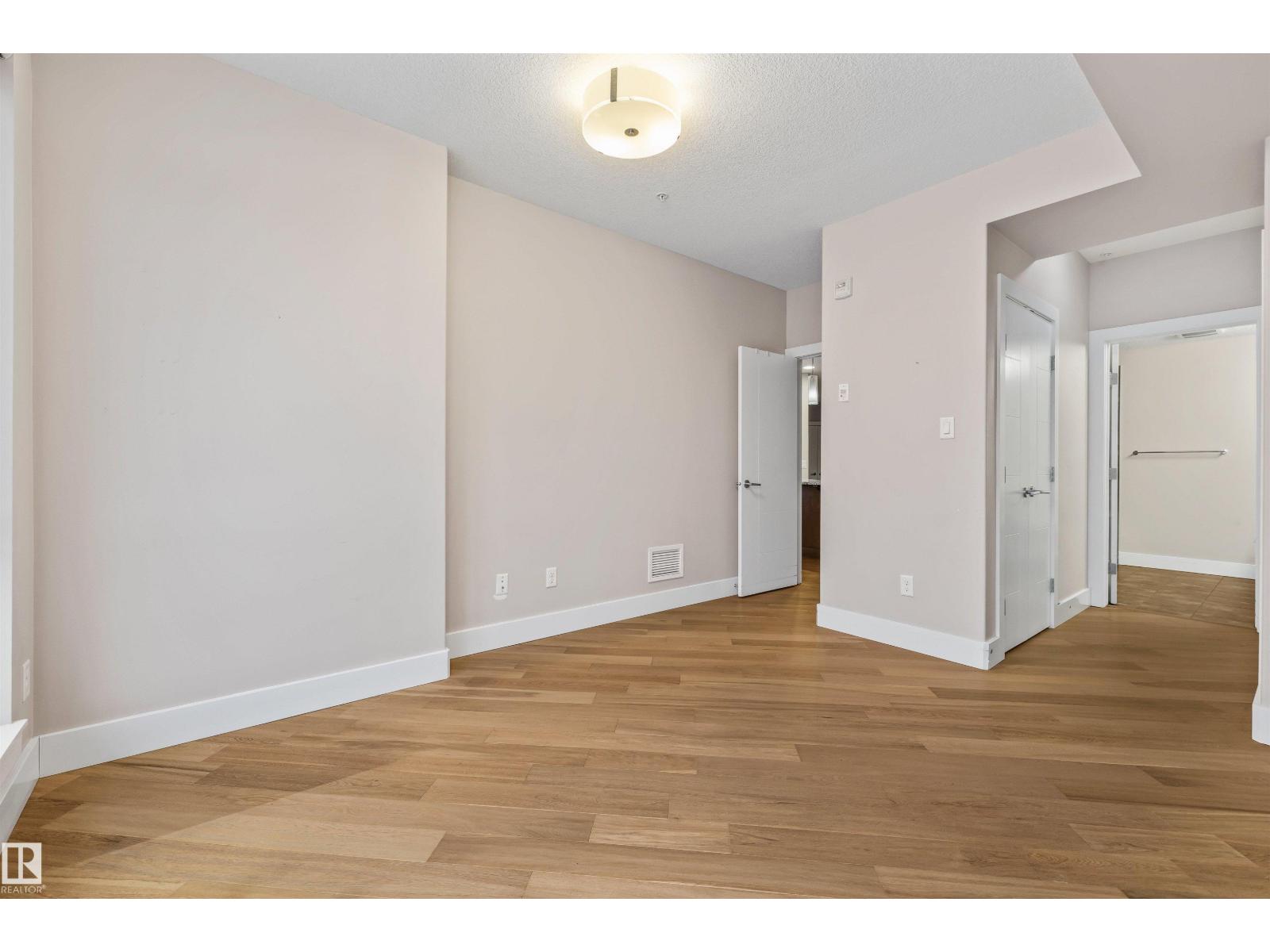 #211 11080 ELLERSLIE RD SW SW - 17
