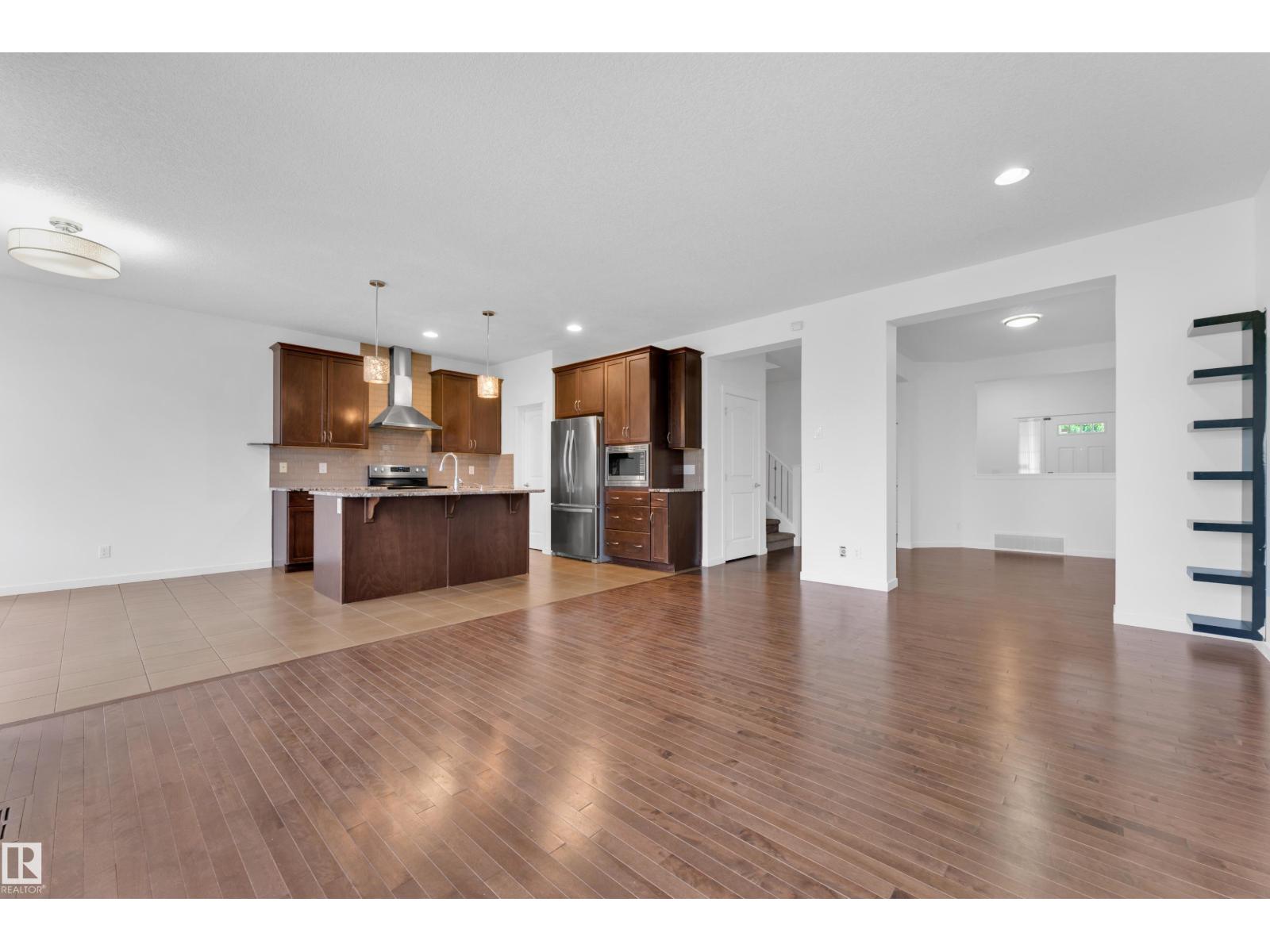 5432 20 AV SW - 14