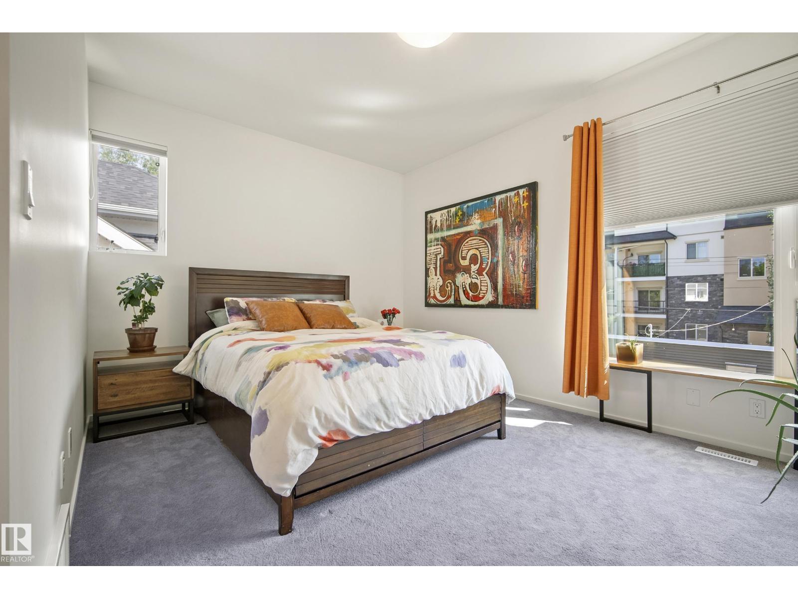 8751 83 AV NW - 23