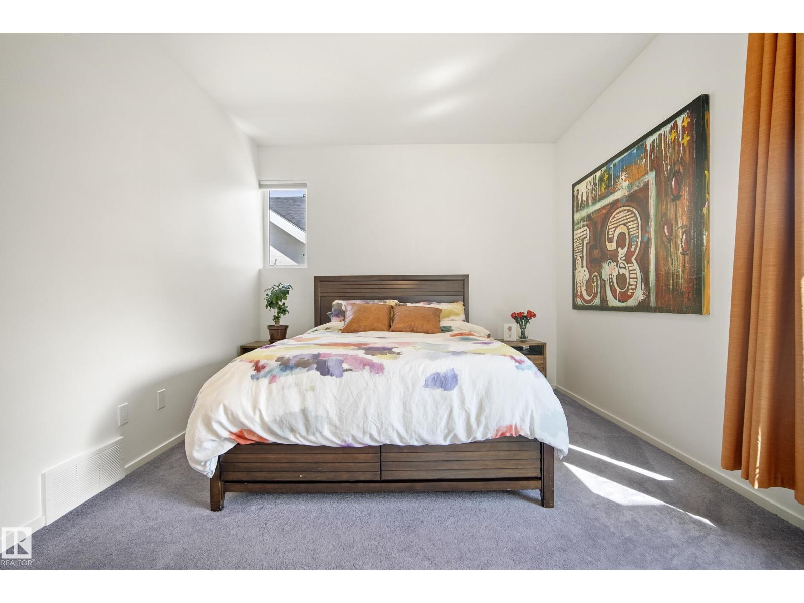 8751 83 AV NW - 26