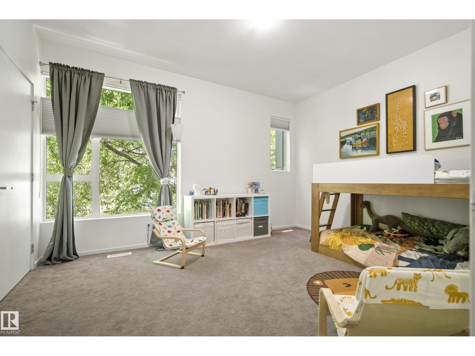 8751 83 AV NW - 31