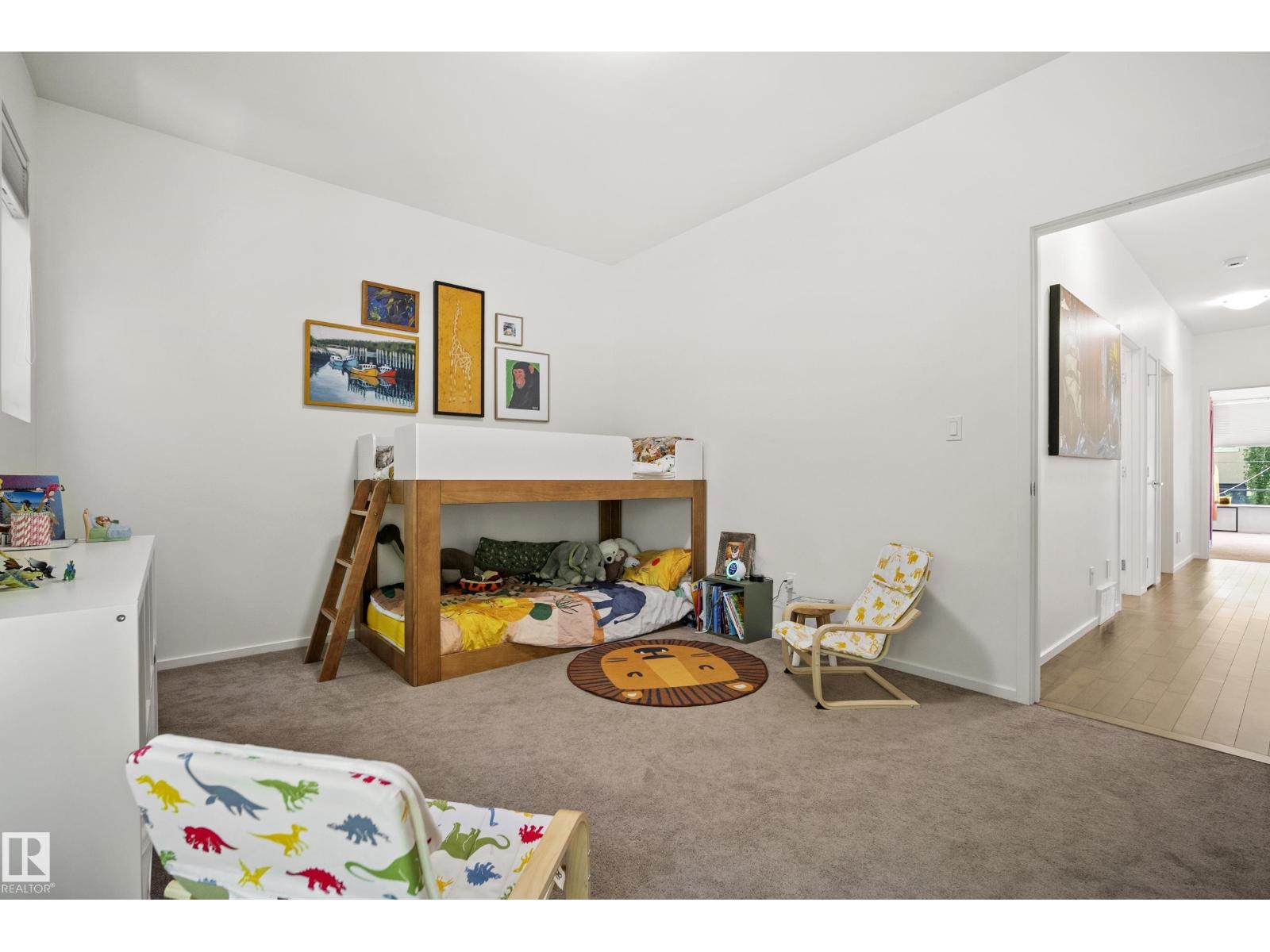 8751 83 AV NW - 32