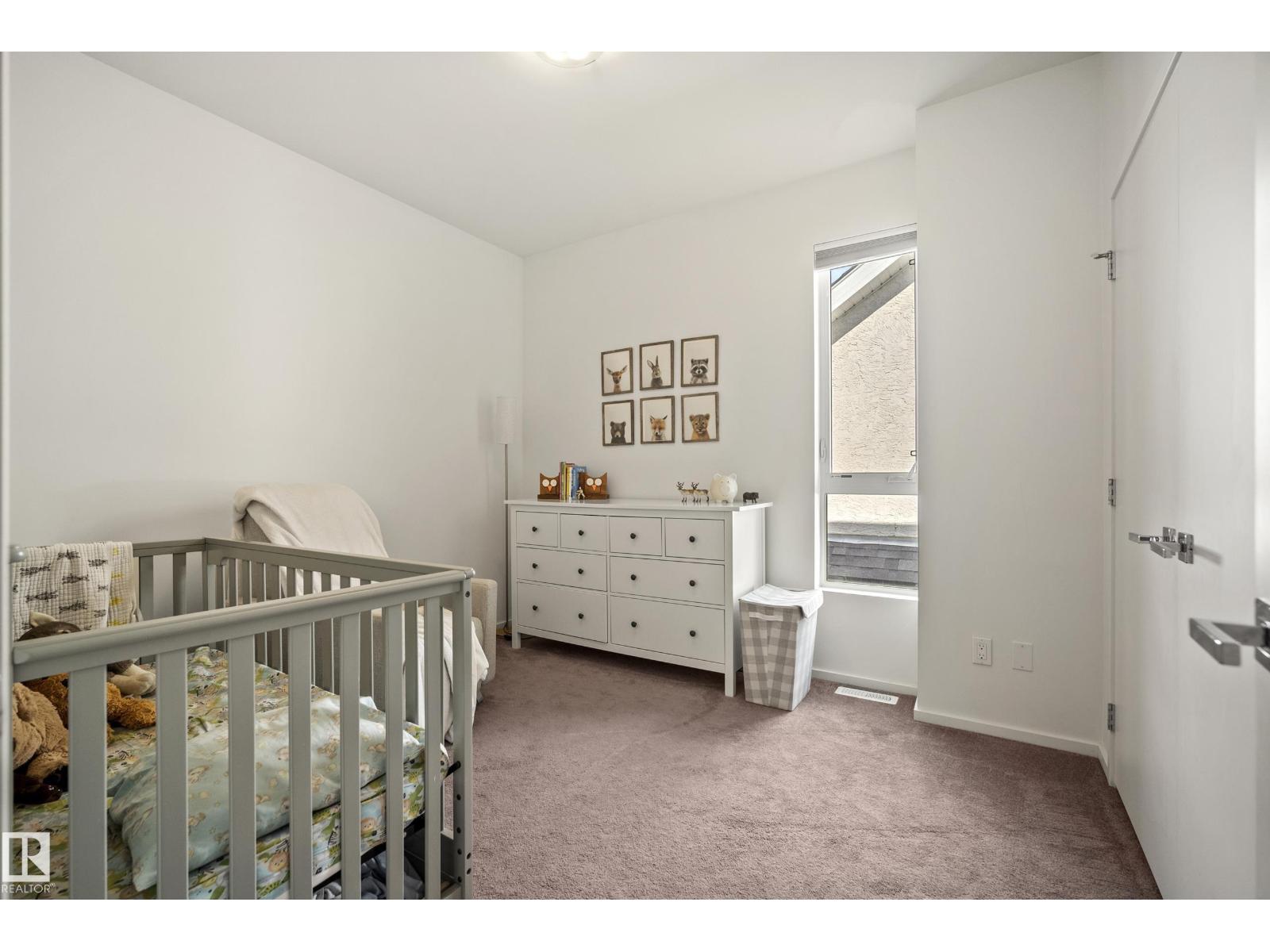 8751 83 AV NW - 35