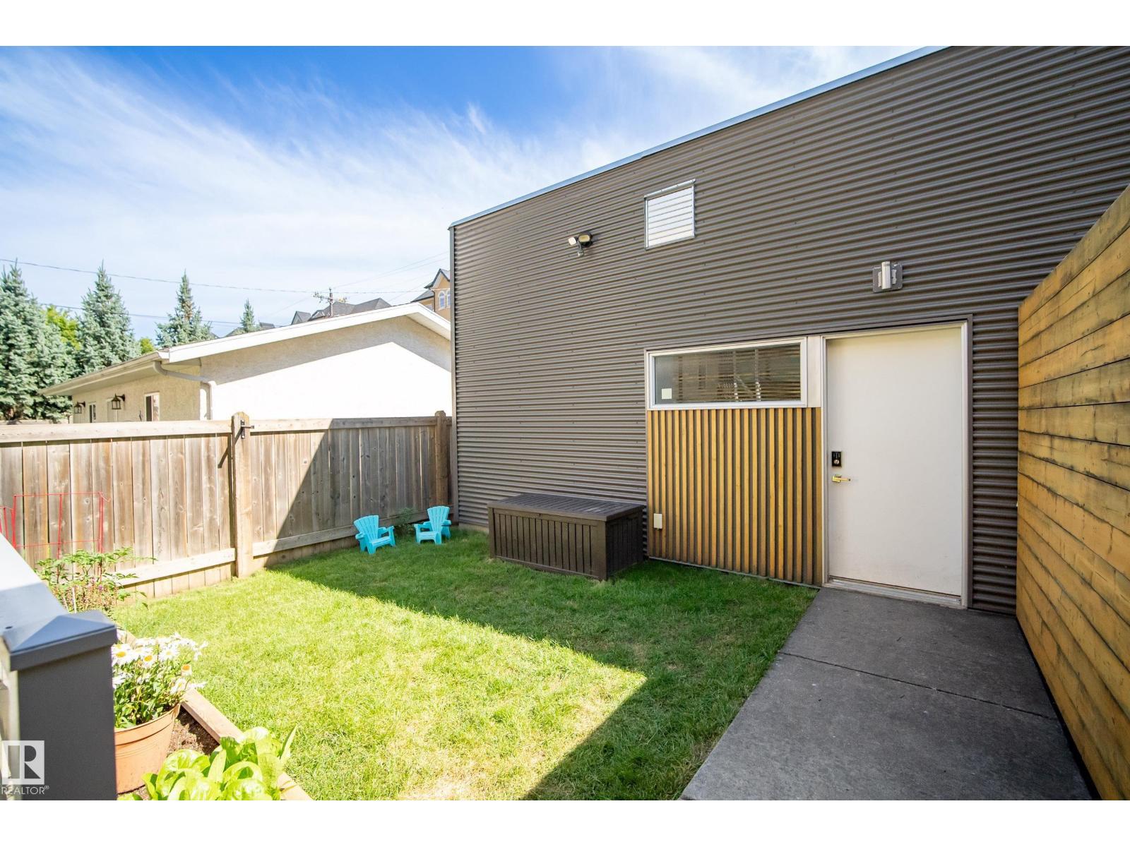 8751 83 AV NW - 50