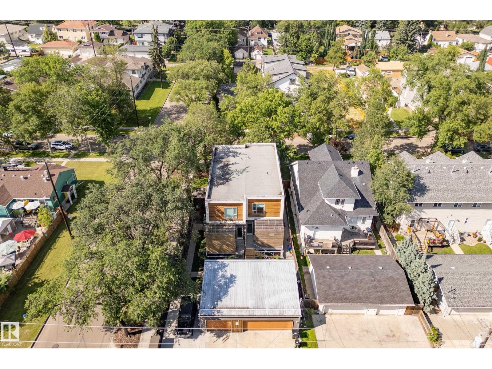 8751 83 AV NW - 55