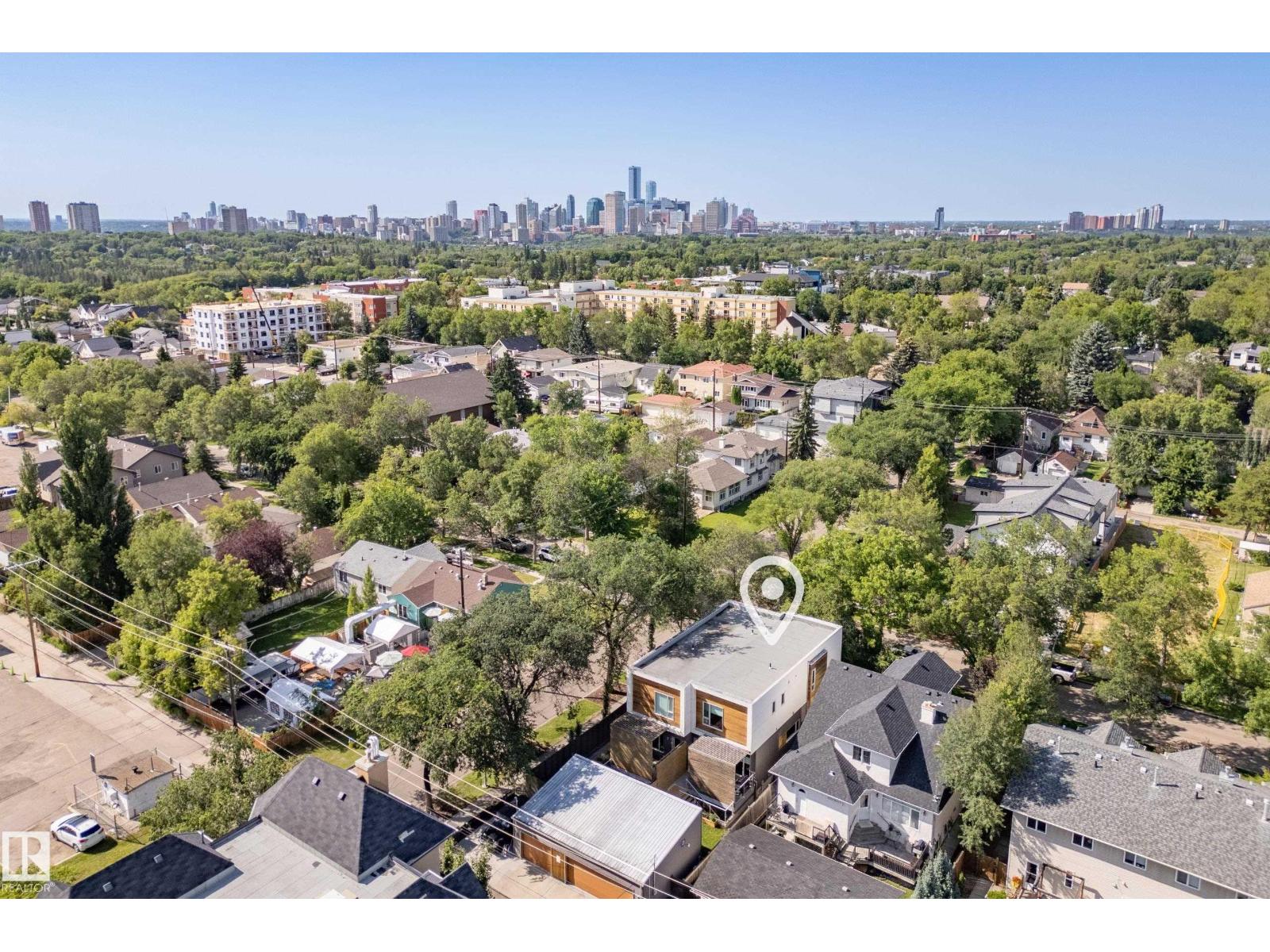 8751 83 AV NW - 56