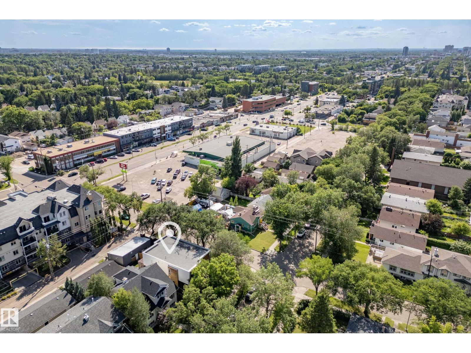 8751 83 AV NW - 57
