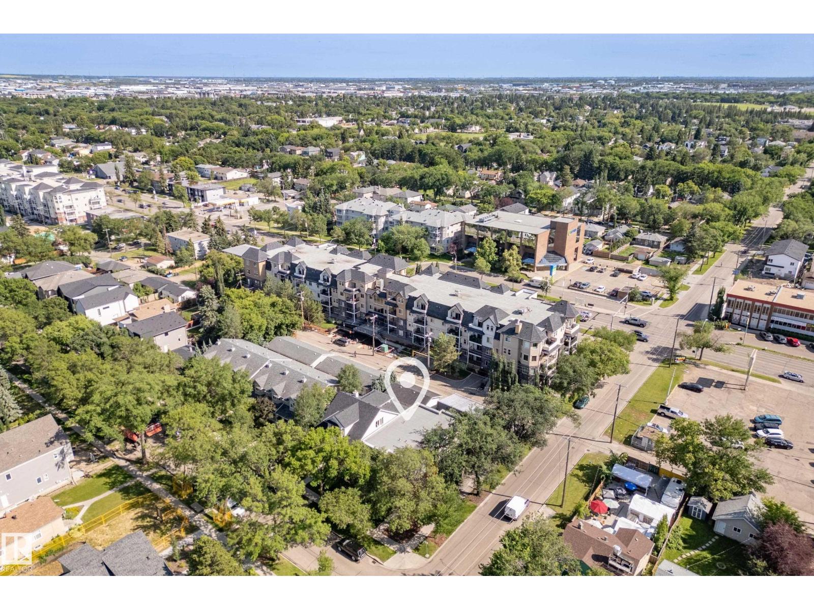 8751 83 AV NW - 58