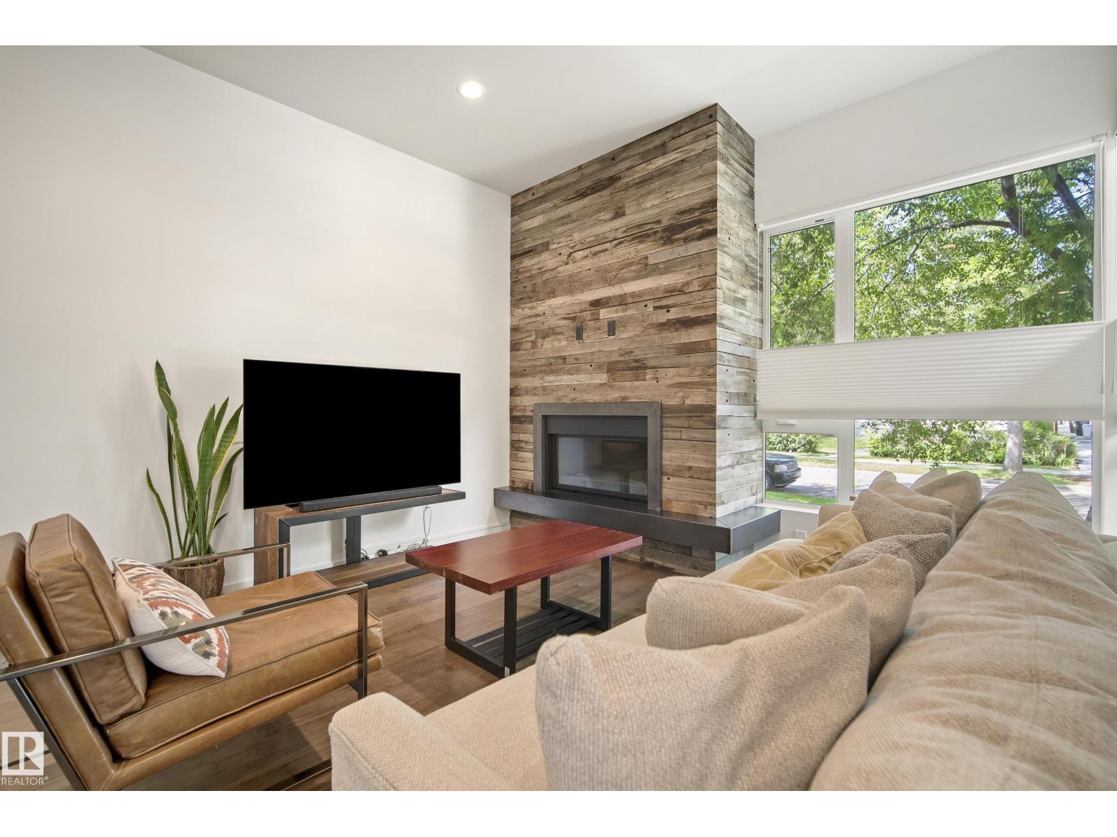 8751 83 AV NW - Image 7