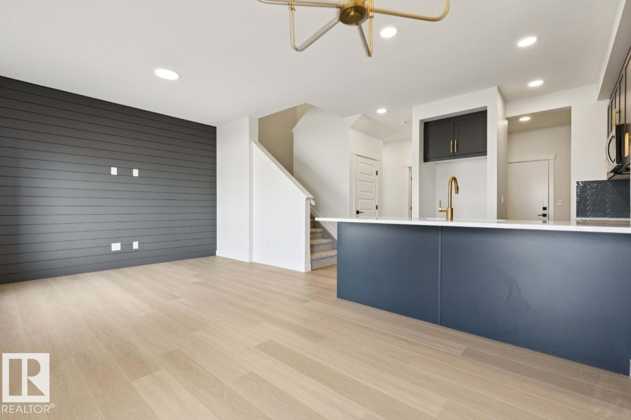 9239 230 ST NW - 16