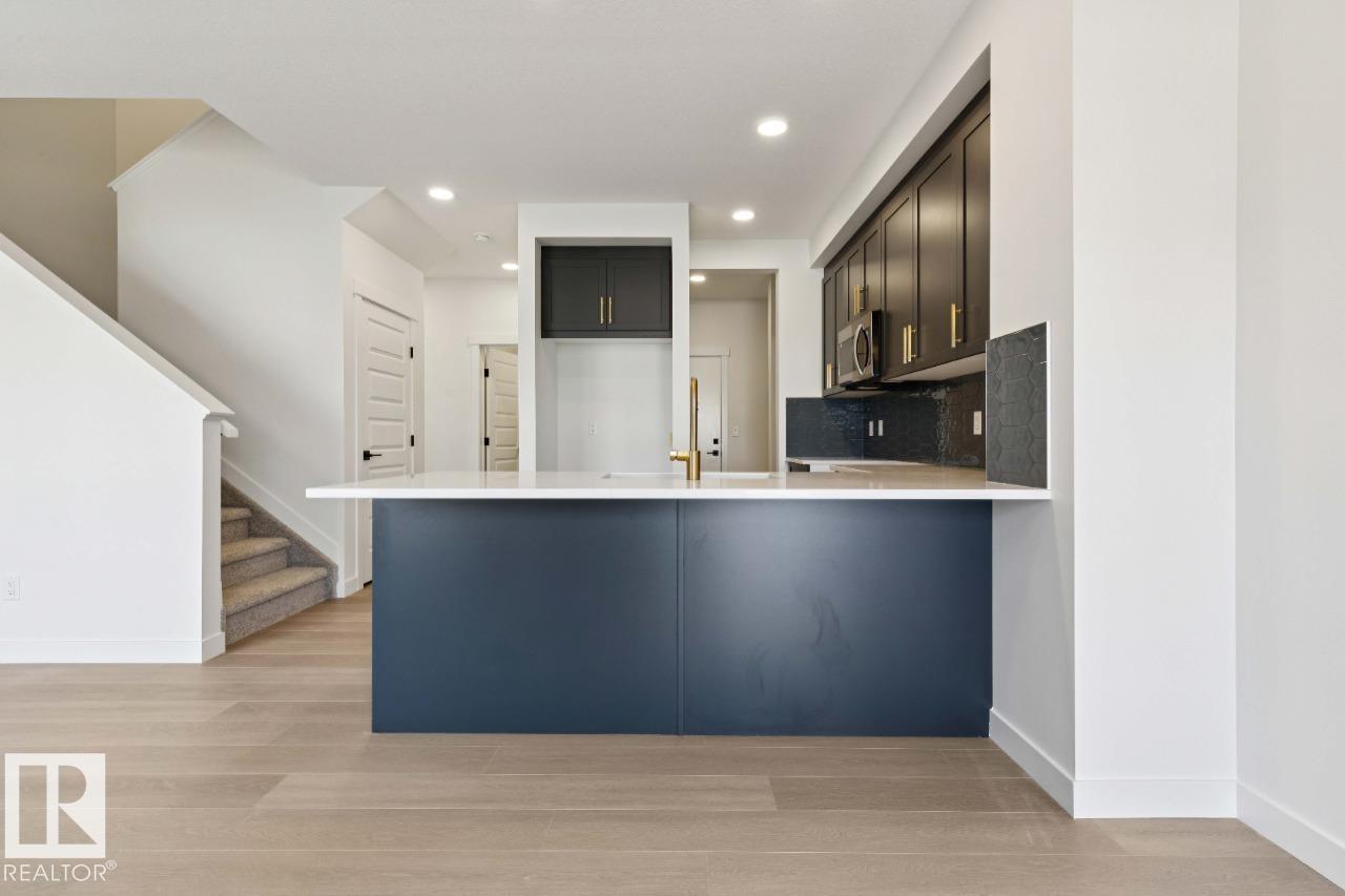 9239 230 ST NW - 8