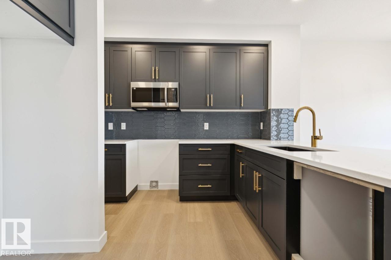 9239 230 ST NW - 10