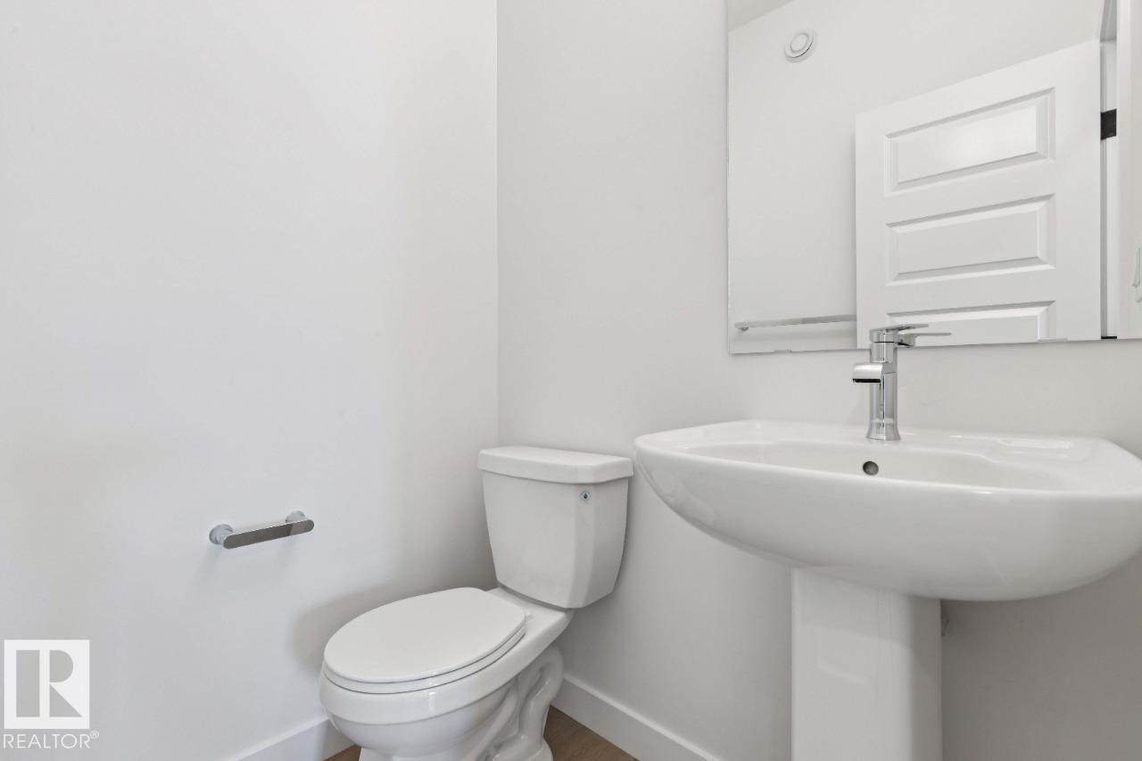 9239 230 ST NW - 18