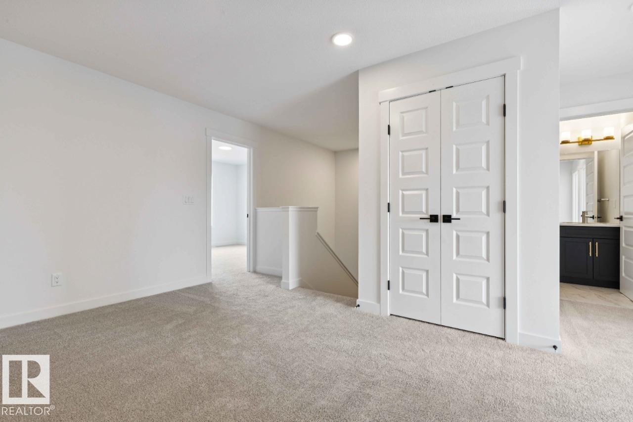 9239 230 ST NW - 31