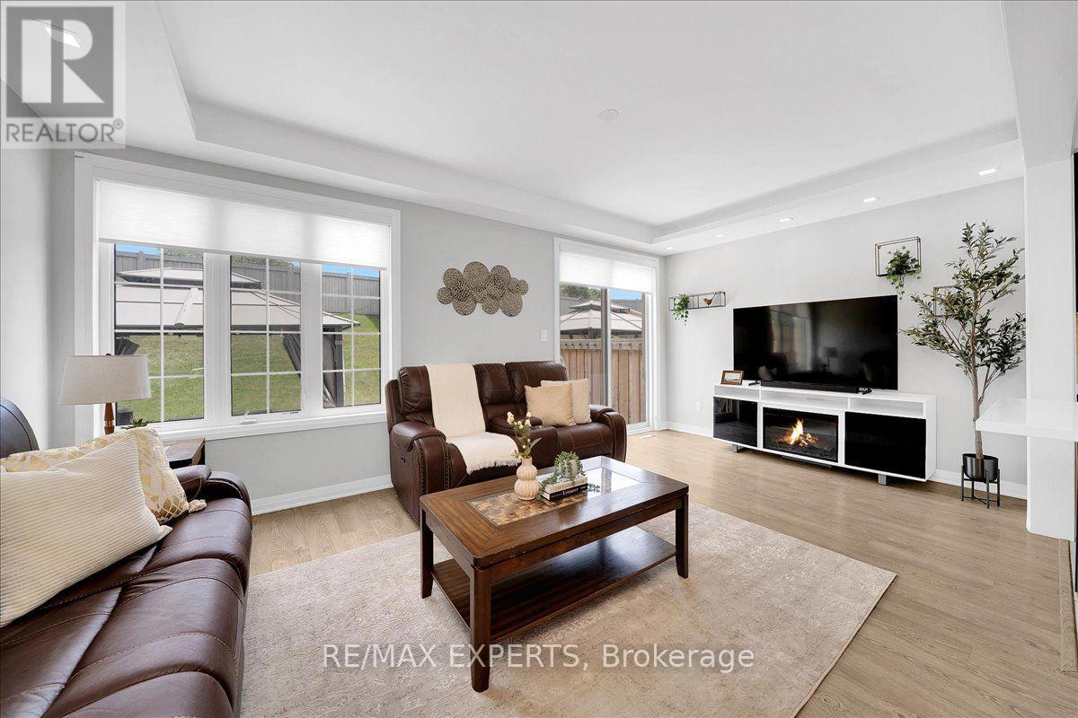 65 CASSERLEY CRESCENT - Image 13