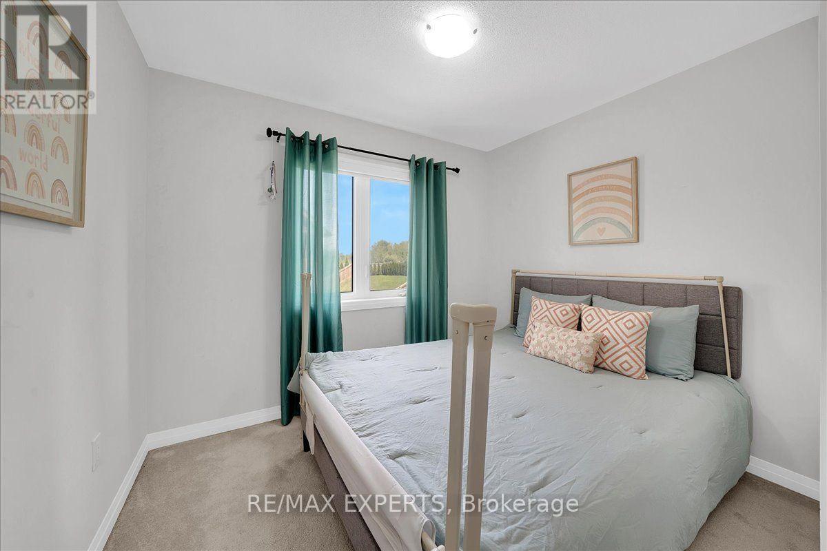 65 CASSERLEY CRESCENT - Image 19