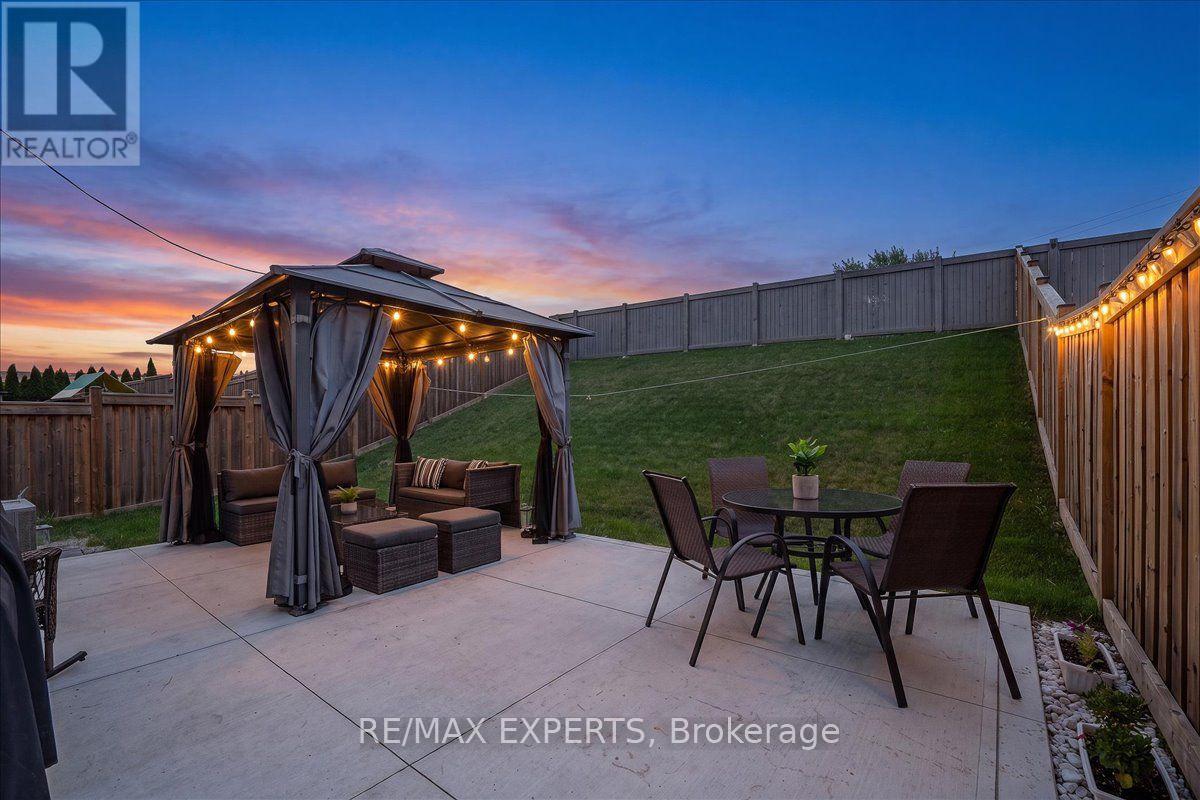 65 CASSERLEY CRESCENT - Image 24