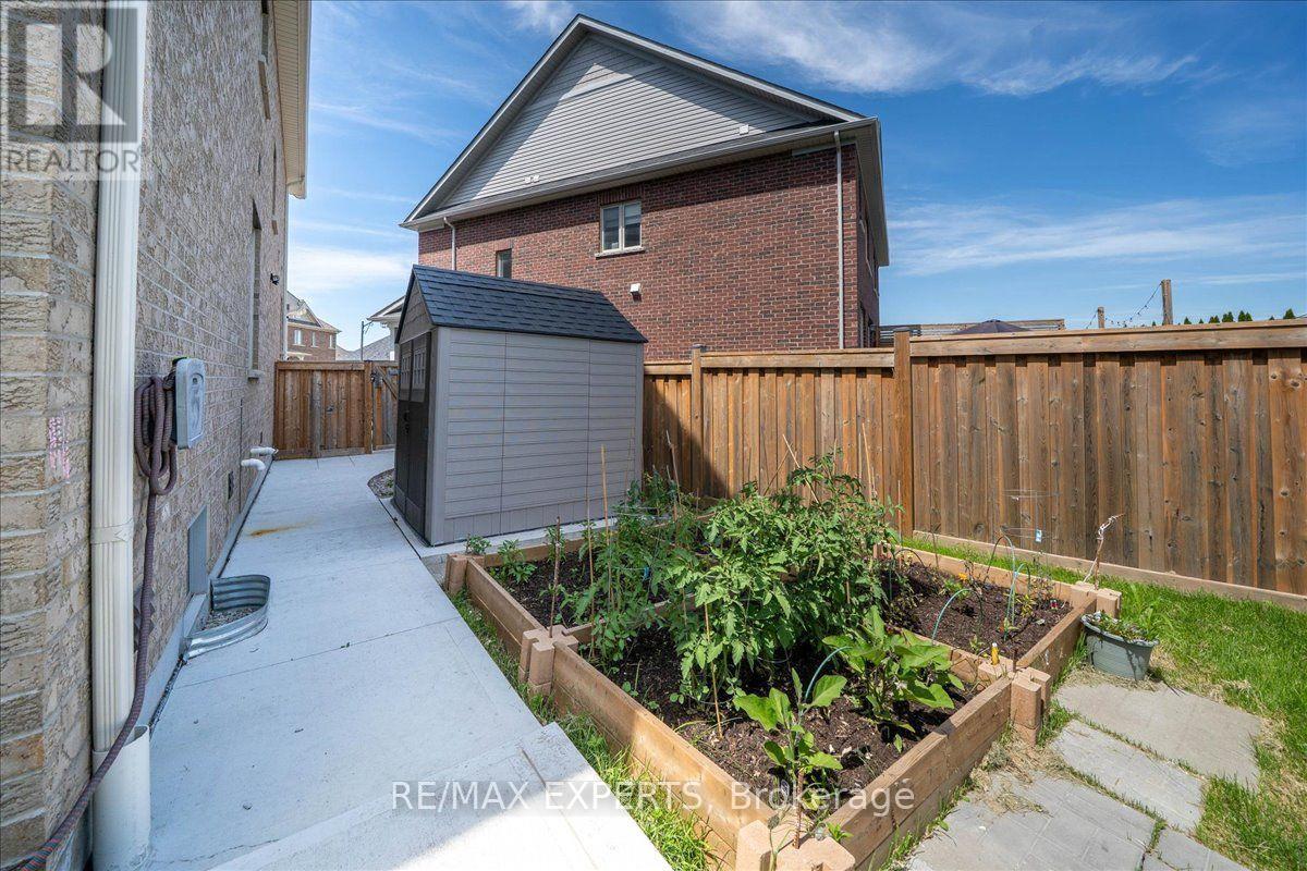 65 CASSERLEY CRESCENT - Image 27