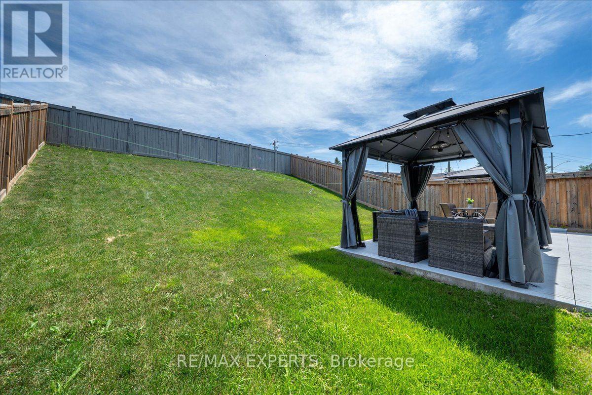 65 CASSERLEY CRESCENT - Image 28