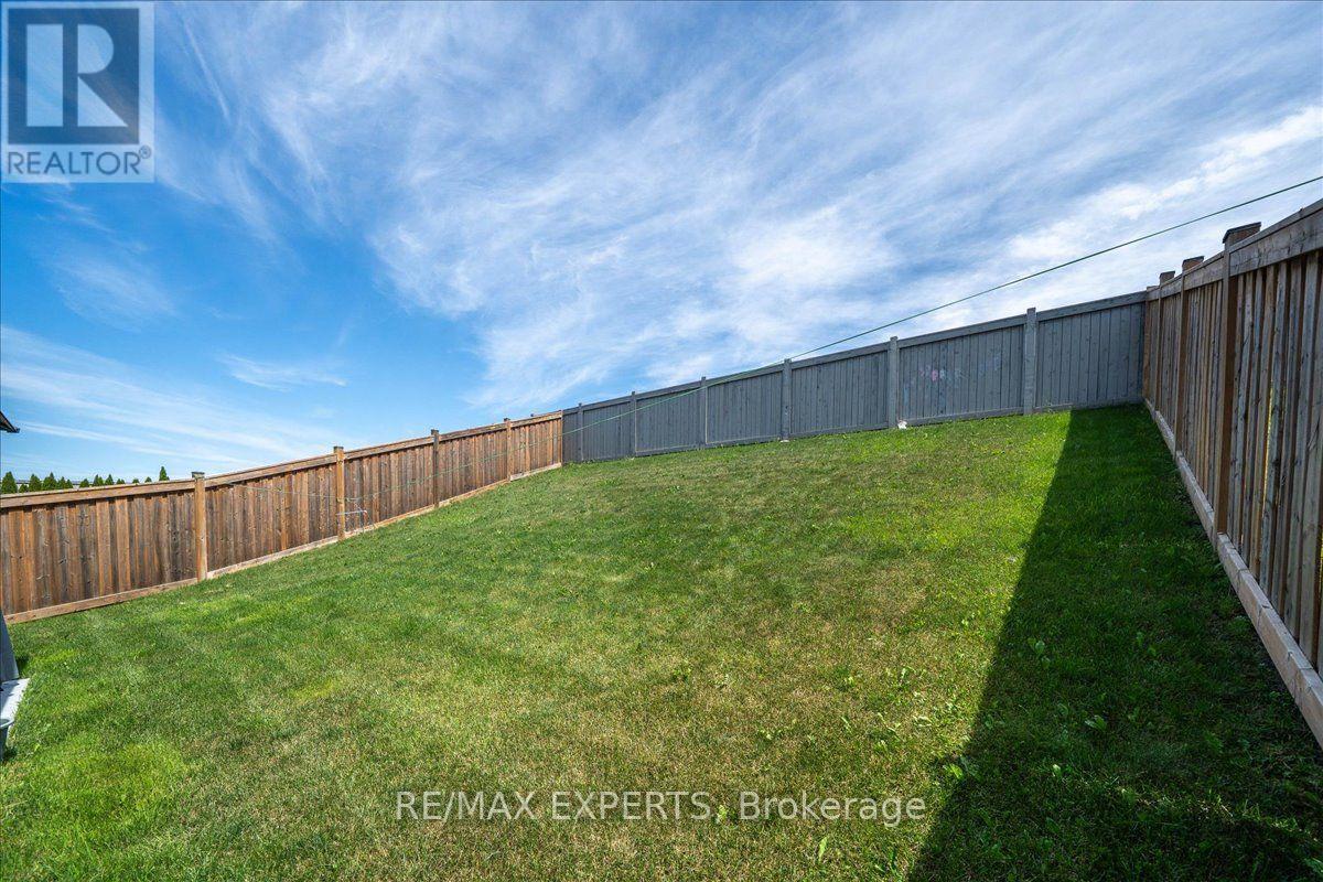 65 CASSERLEY CRESCENT - Image 30