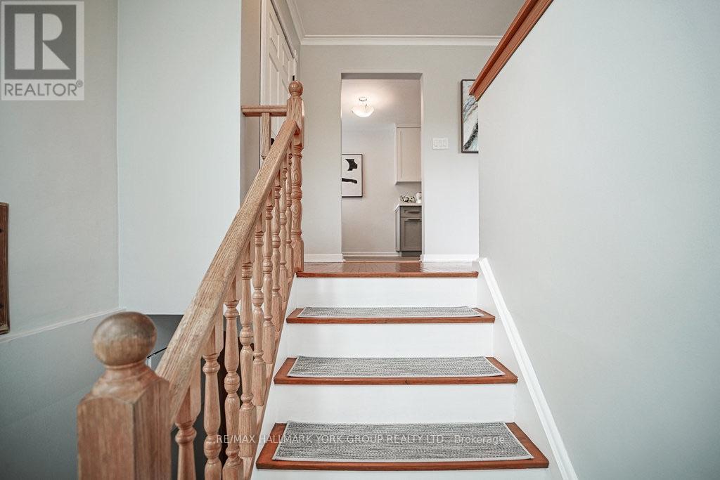 689 SUNNYPOINT DRIVE - 24