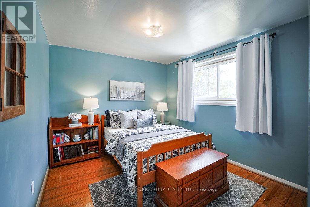 689 SUNNYPOINT DRIVE - 28