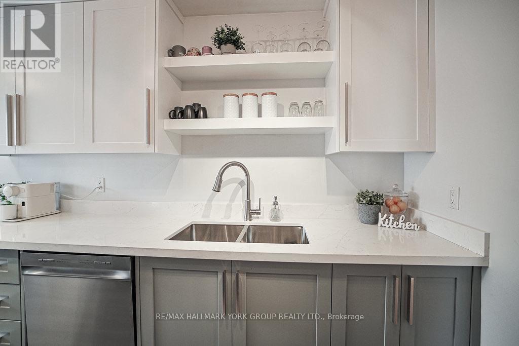 689 SUNNYPOINT DRIVE - 3