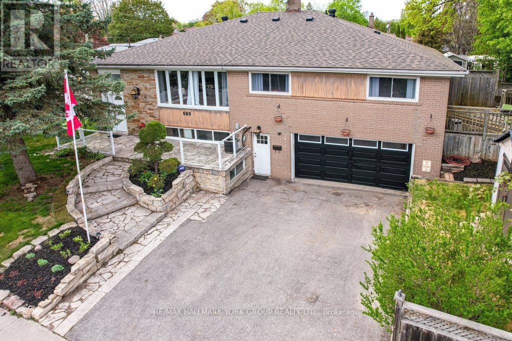 689 SUNNYPOINT DRIVE - 31