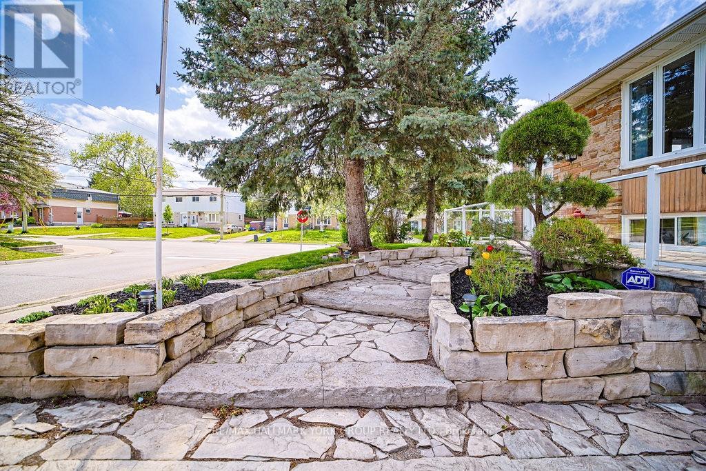 689 SUNNYPOINT DRIVE - 34
