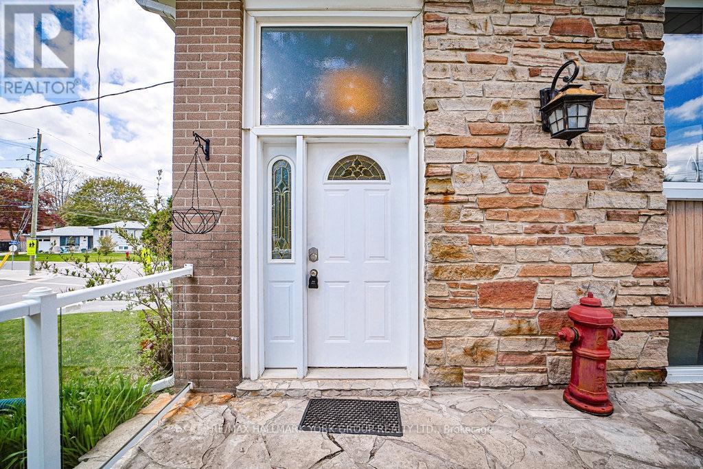 689 SUNNYPOINT DRIVE - 36
