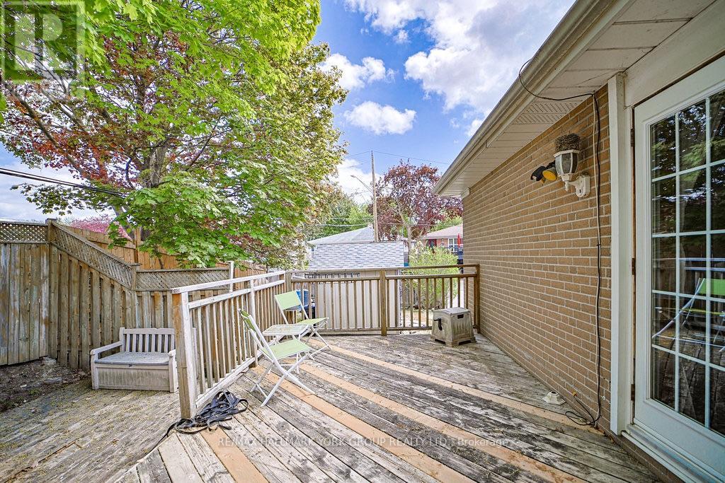689 SUNNYPOINT DRIVE - 39