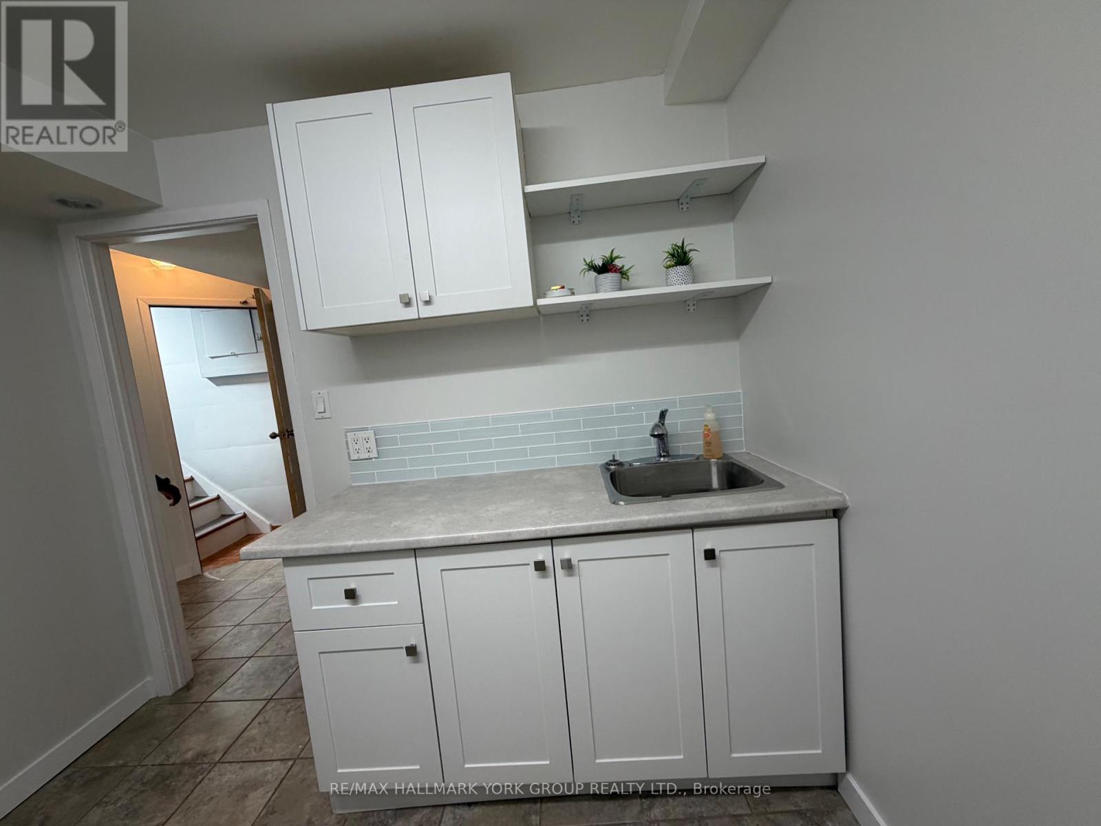 689 SUNNYPOINT DRIVE - 47