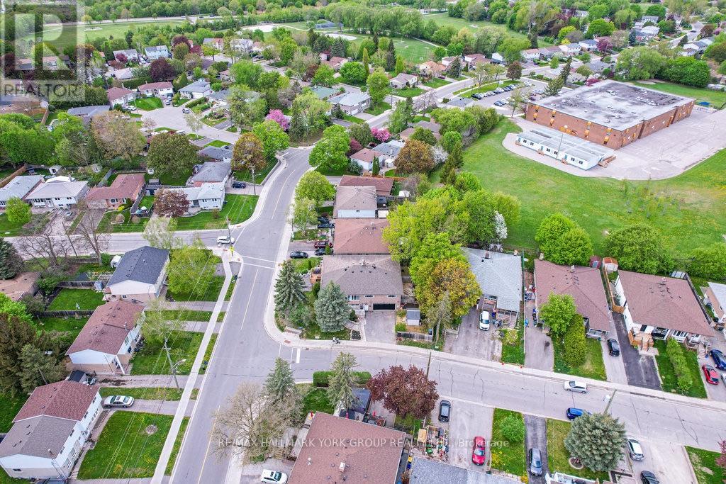 689 SUNNYPOINT DRIVE - 49