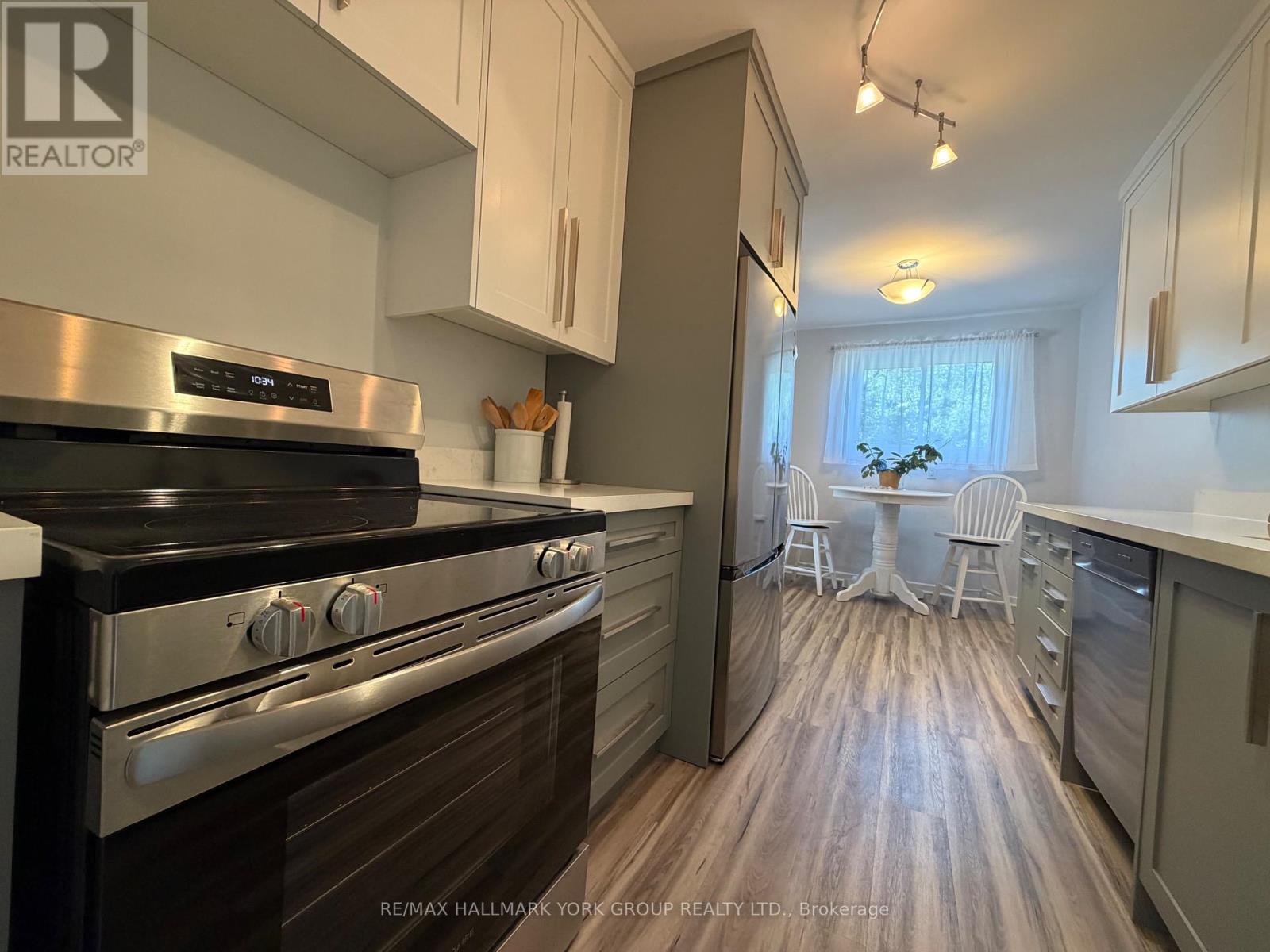 689 SUNNYPOINT DRIVE - 7