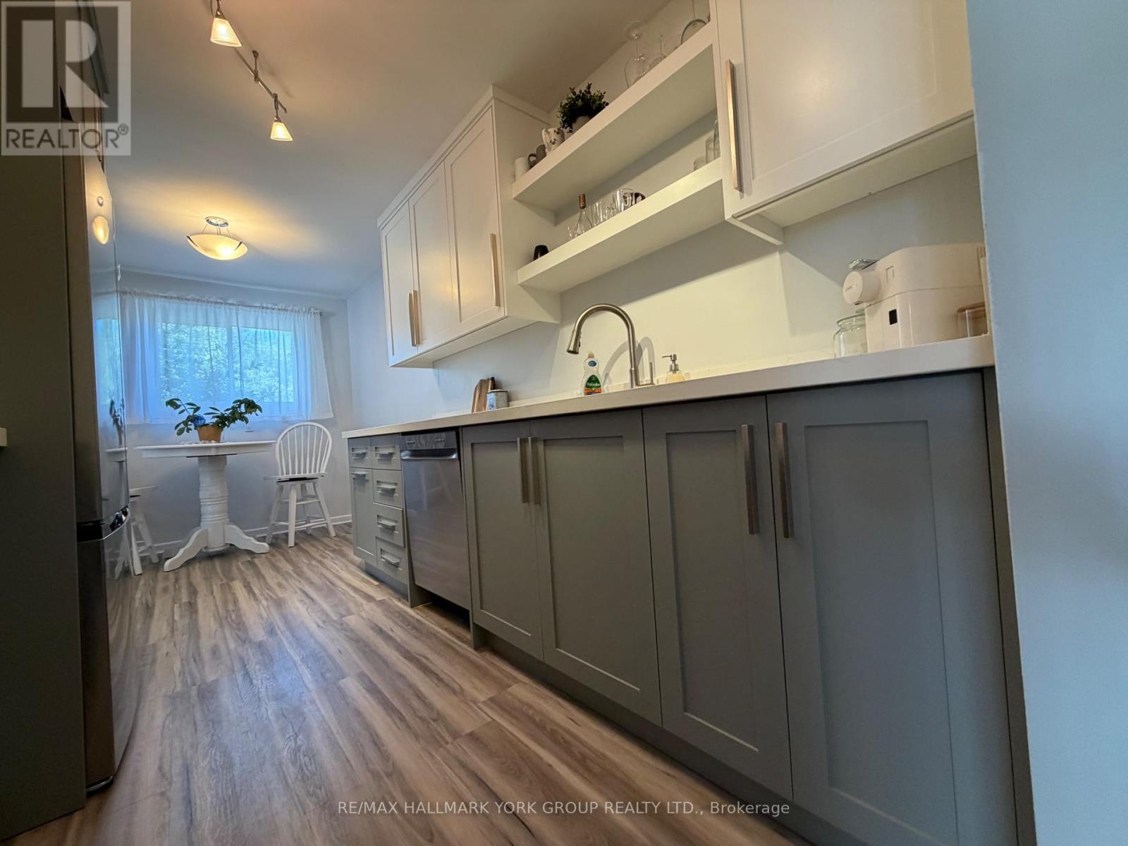 689 SUNNYPOINT DRIVE - 8