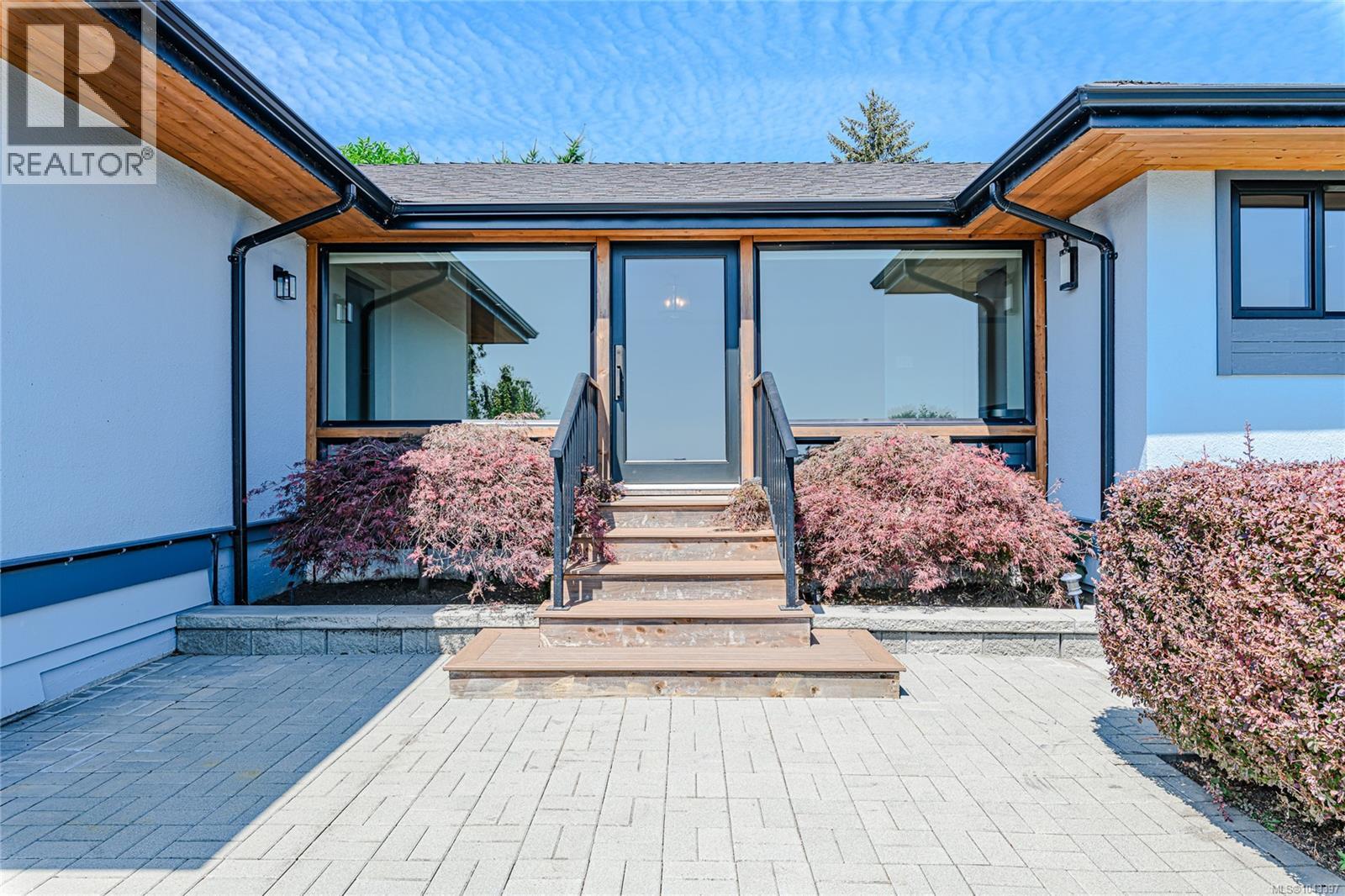 3753 Waring Place, Saanich