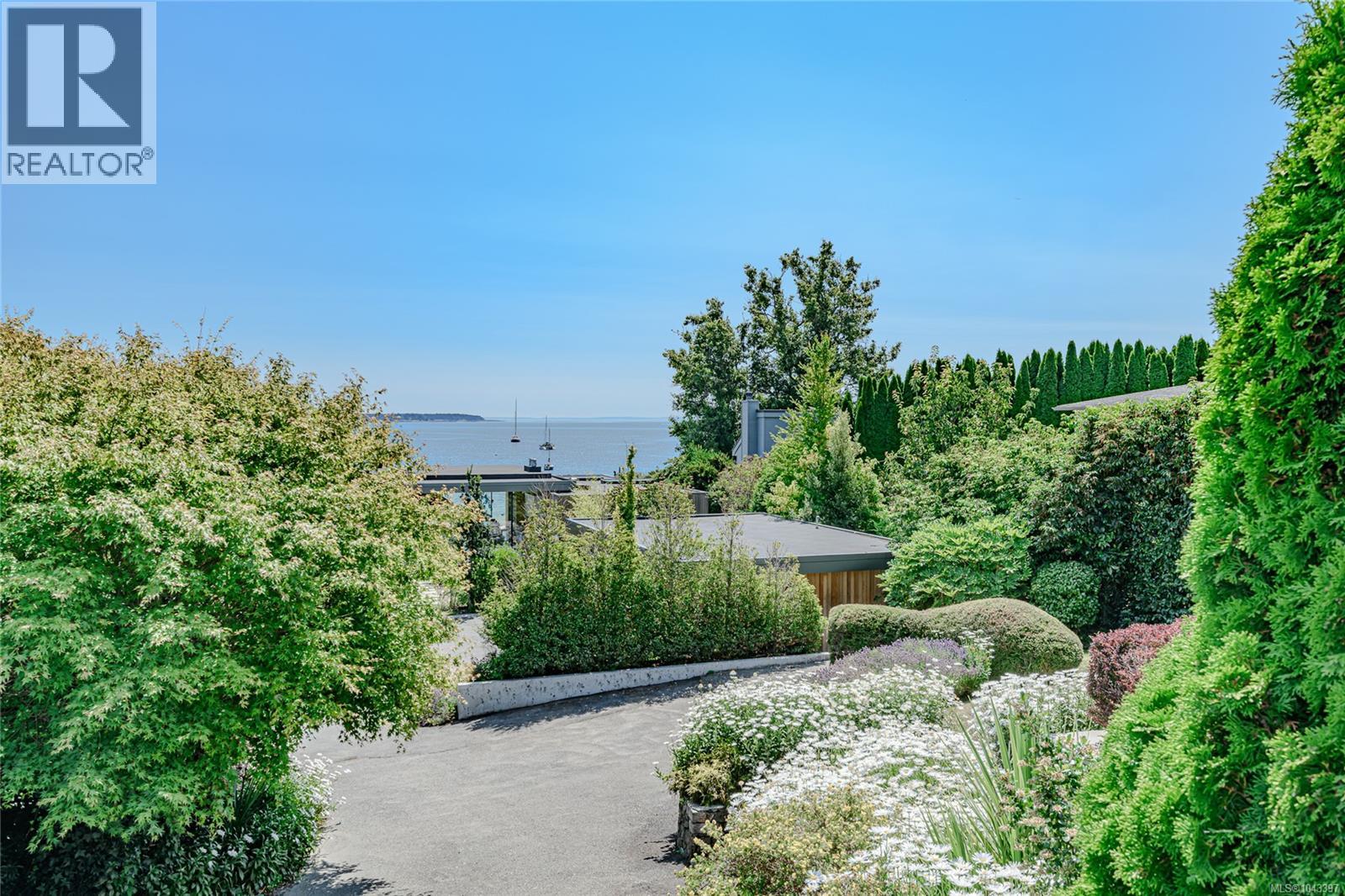  3753 Waring Place, Saanich
