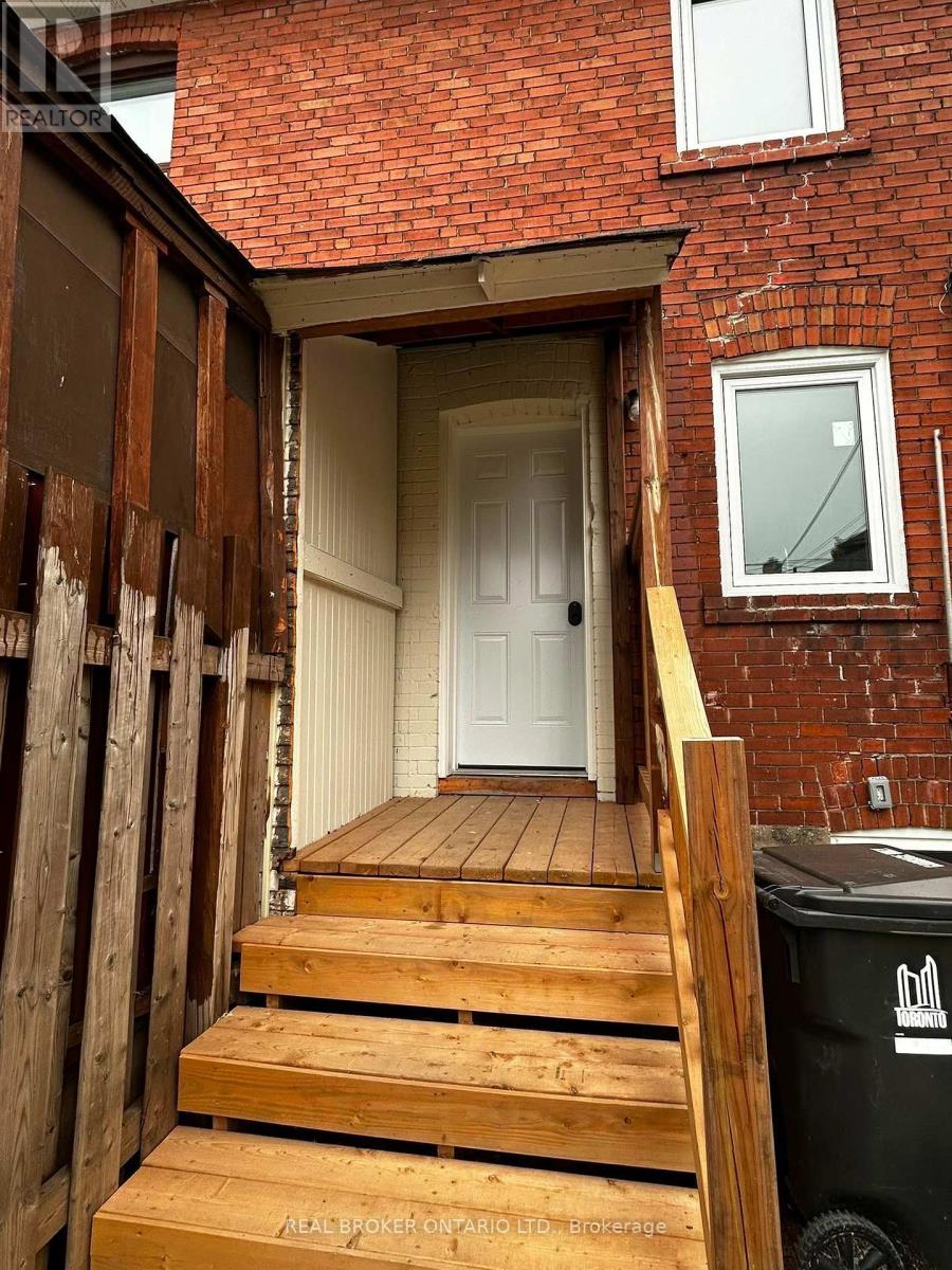 Photo of 3 - 659 VAUGHAN ROAD