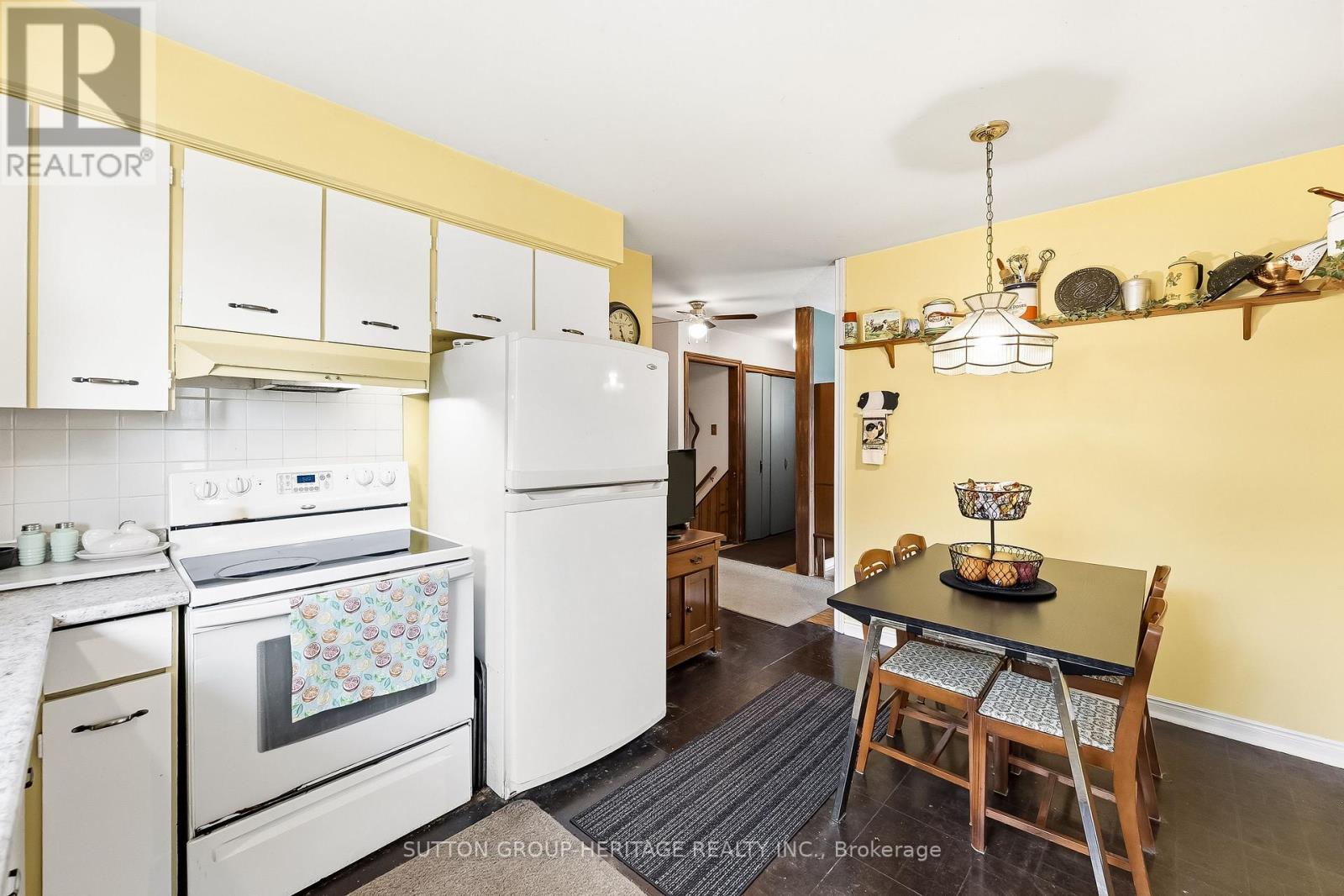 35 ALBERY CRESCENT - 11